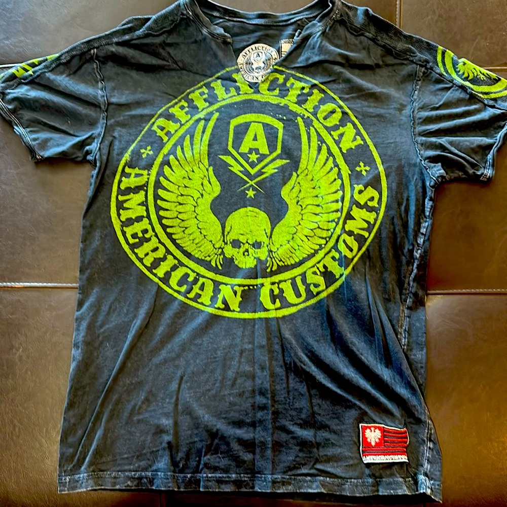 Nice v neck vintage affliction tshirt